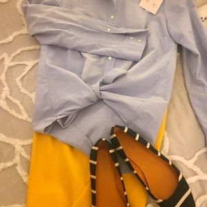 Yellow cropped jeans